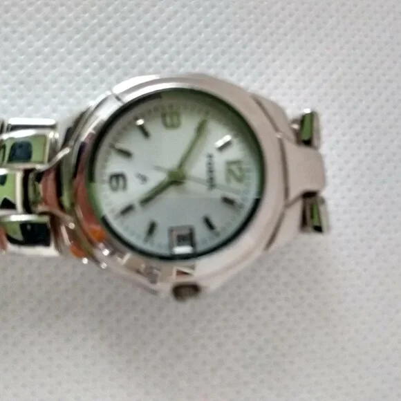 Ladies fossil watch - Picture 2 of 5
